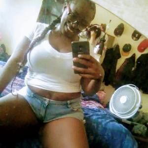 Meet your Posher, Mikayla